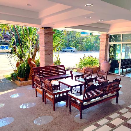 Thong Paeka Hotel Prasat المظهر الخارجي الصورة