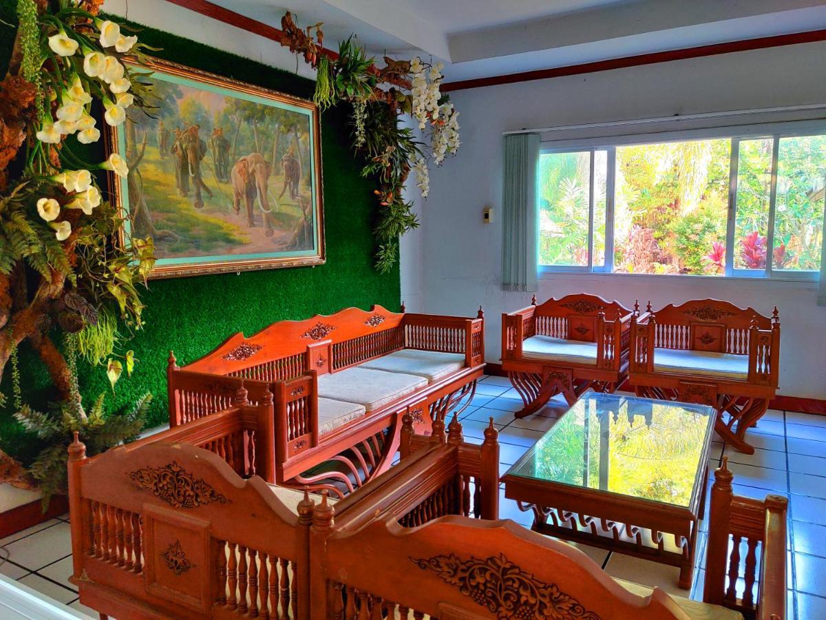 Thong Paeka Hotel Prasat المظهر الخارجي الصورة