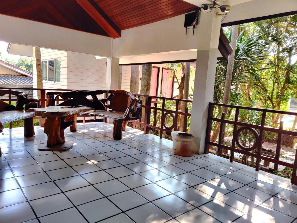 Thong Paeka Hotel Prasat المظهر الخارجي الصورة