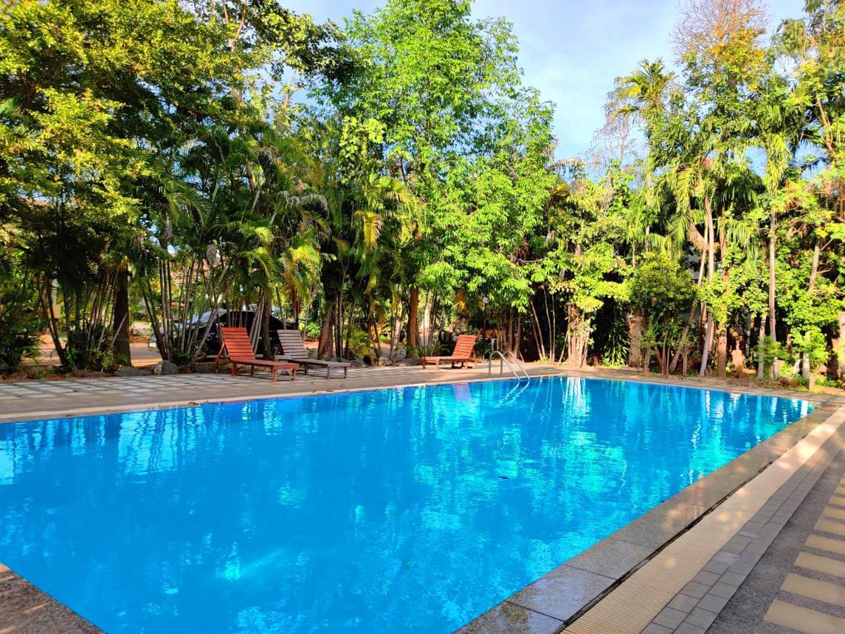 Thong Paeka Hotel Prasat المظهر الخارجي الصورة