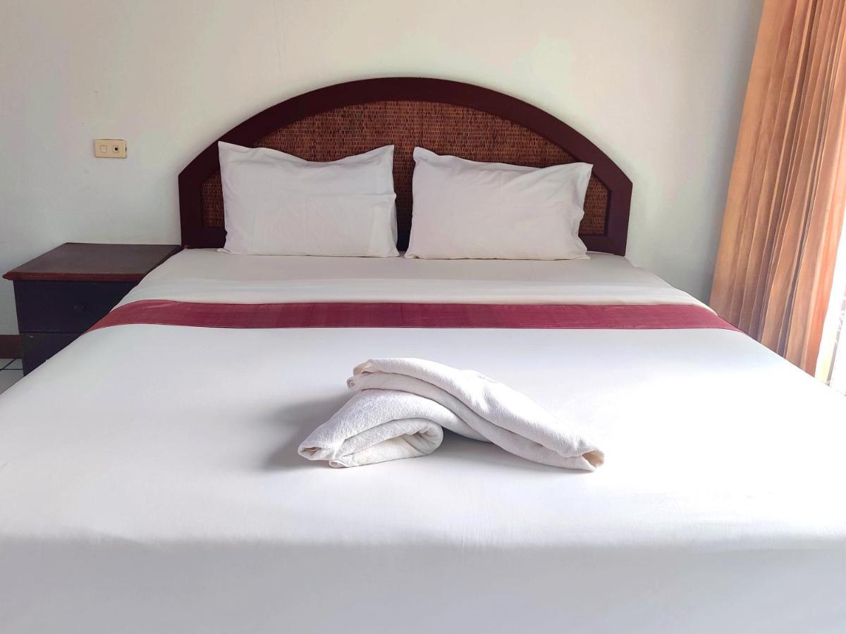 Thong Paeka Hotel Prasat المظهر الخارجي الصورة