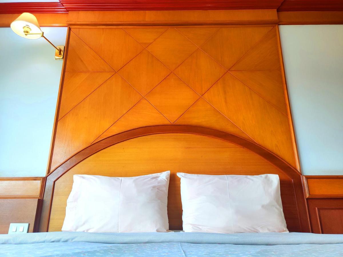 Thong Paeka Hotel Prasat المظهر الخارجي الصورة