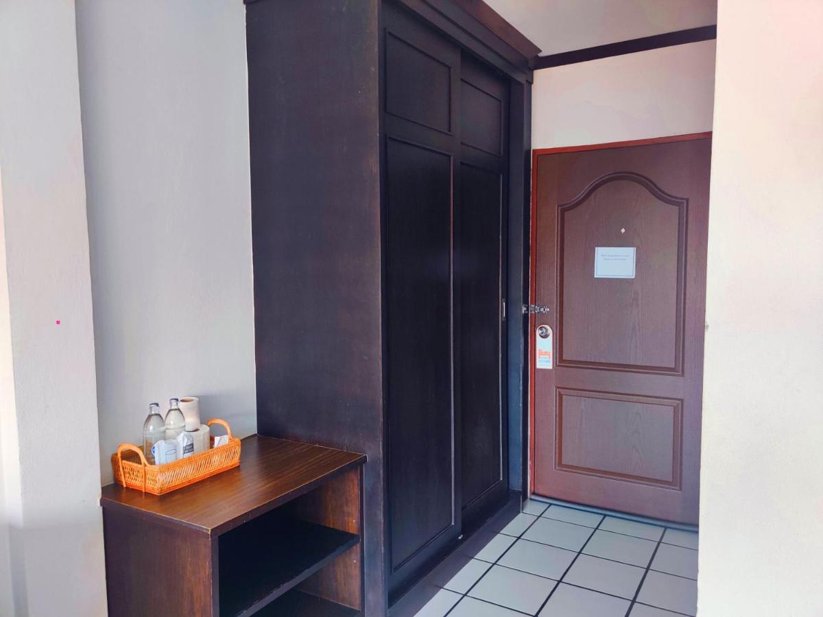 Thong Paeka Hotel Prasat المظهر الخارجي الصورة