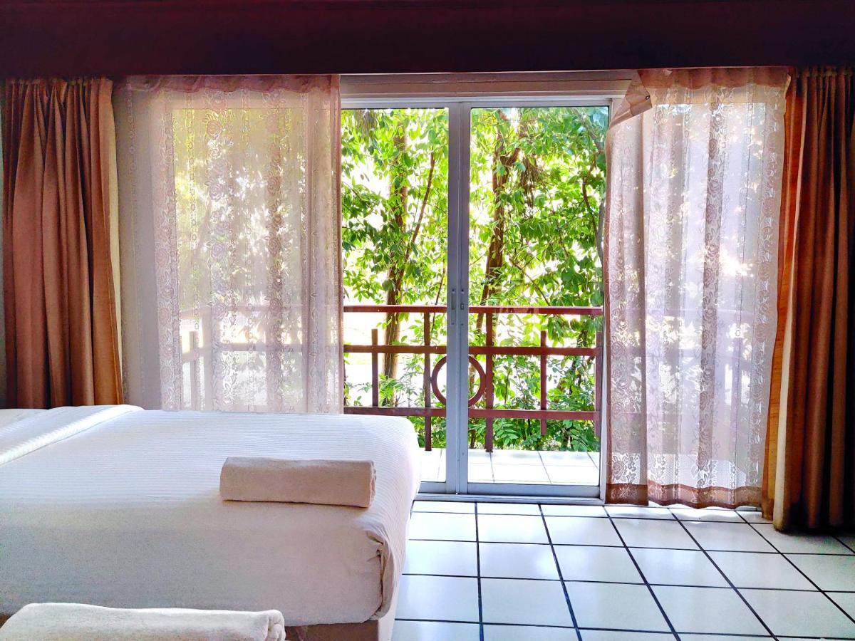 Thong Paeka Hotel Prasat المظهر الخارجي الصورة