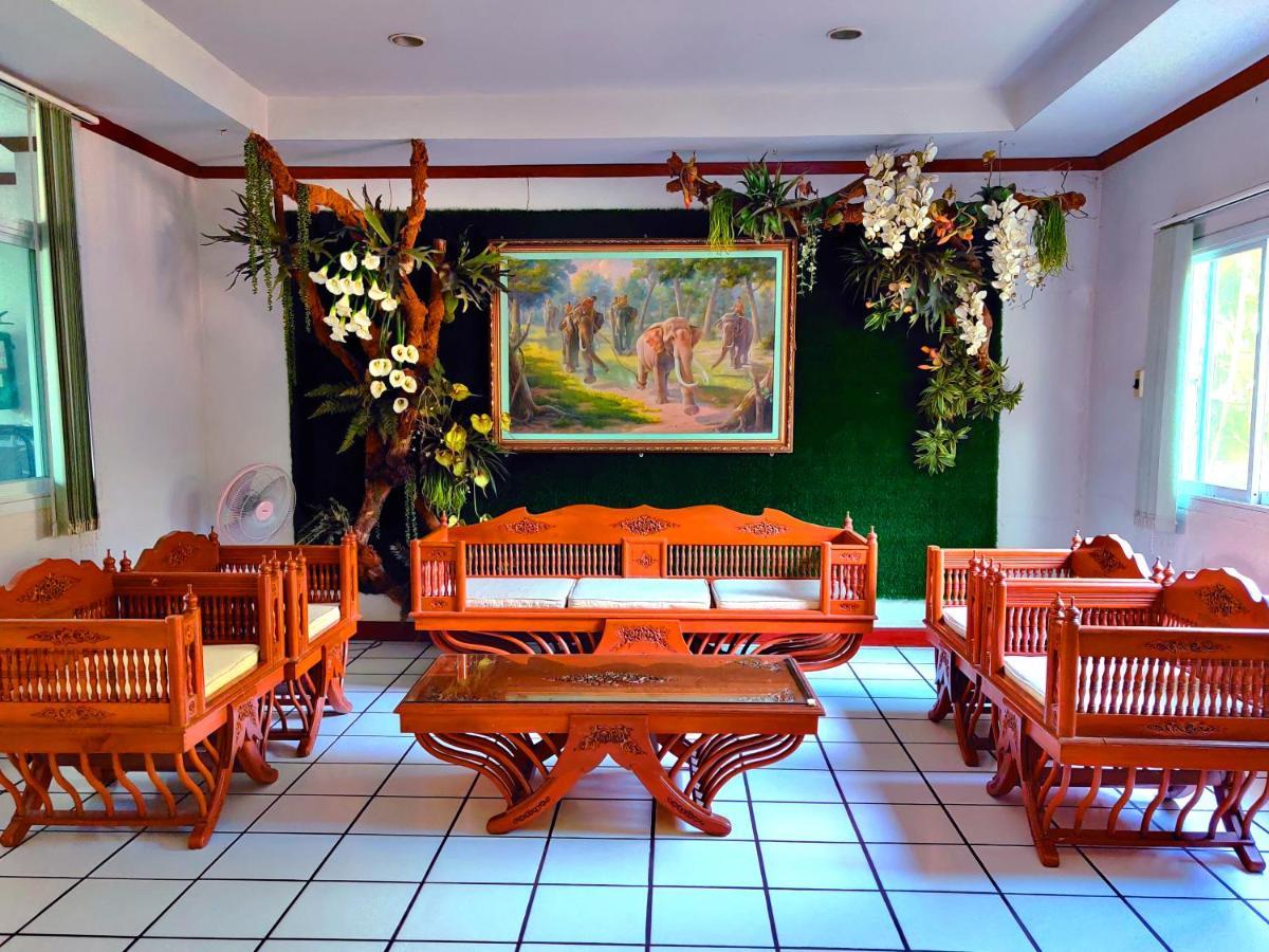 Thong Paeka Hotel Prasat المظهر الخارجي الصورة
