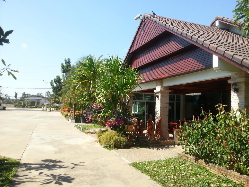 Thong Paeka Hotel Prasat المظهر الخارجي الصورة
